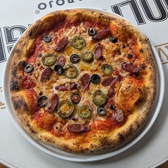 【トマト】チョリソーソーセージとハラペーニョのスパイシーピッツァ