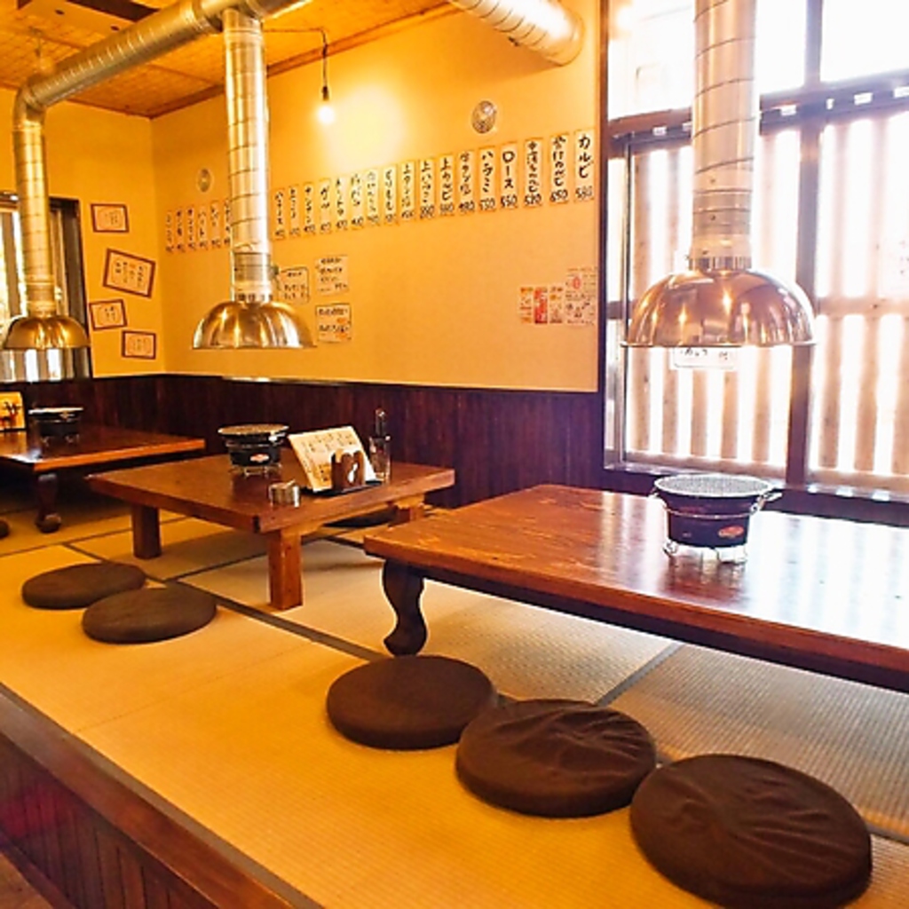 ご家族の方でも安心してご来店頂ける広々としたお座敷