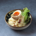料理メニュー写真&nbsp;ポテトサラダ 煮卵のせ