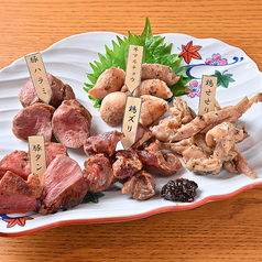 定番の炭焼き盛り合わせ5種