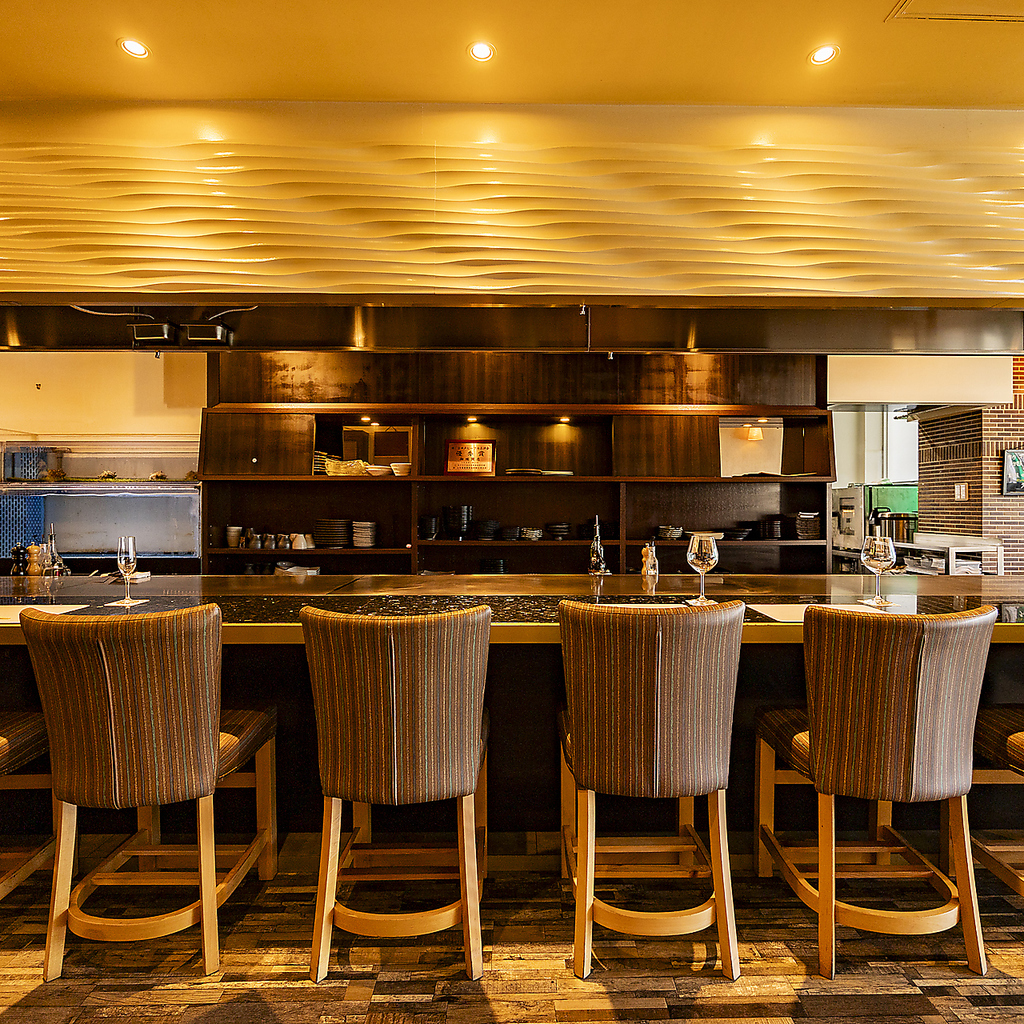 記念日や特別な日に♪  全席カウンターでシェフの技を目の前で◎