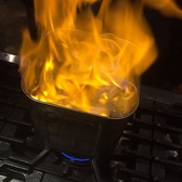 ～白ダシの作成～追い鰹により作成する白ダシ。調理過程で炎が上がります。お見せ出来ないのが残念！750円(税抜)～