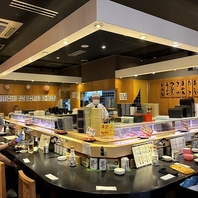 職人の手さばきを間近で眺められる特等席有