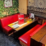 ゆったり座れるソファー席が豊富！人数やお好みに合わせてお席をご用意しますのでご予約はお早めに！