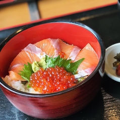 サーモンいくら丼