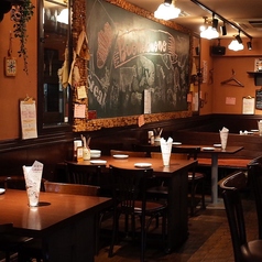 【1階テーブル席】2名～4名様の少人数の女子会や誕生日のお祝いにも最適♪