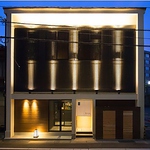 金沢駅からアクセス可！尾山神社から徒歩5分で思わず入りたくなるお洒落な外観がお出迎え致します。