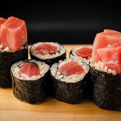 名物!はみだし本マグロ巻き