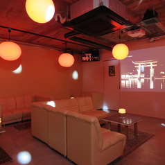 心行くまでお酒やサウンドを楽しみたい、音楽好きにもおすすめのお席。おつまみも豊富のご用意。