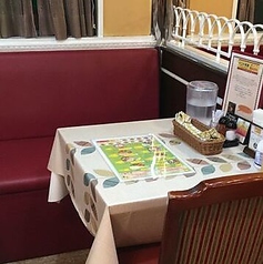 デートやお一人様でのご利用にぴったりな、2名様掛けのテーブル席をご用意しております◎適度な距離感でプライベートな時間を過ごせるため、お仕事合間のリフレッシュや、カップルでのディナーに最適◎本通駅近くの便利な立地なので気軽に本格インド料理を味わいたい時にぜひどうぞ♪