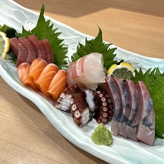 本日の刺身五種盛り合わせ 4貫