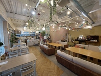 広々とした店内