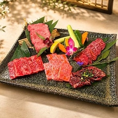 【一皿で2~3名様分をご用意】カルビや牛タンなど料理長厳選の和牛を堪能する特上5点盛り合わせの写真