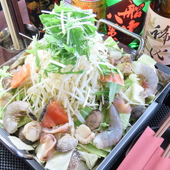 【120分飲み放題付】名物の味！新鮮な海鮮がてんこ盛り◎海鮮ちりとり鍋コース全8品6000円(税込)の写真