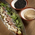 料理メニュー写真 ごま鯖（白・黒）