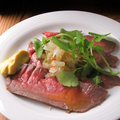 料理メニュー写真&nbsp;冷製ローストビーフ　彩り野菜のヴィネグレット