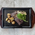 料理メニュー写真 牛リブの鉄板ステーキ