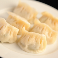 特製皮も手作り豚肉水餃子(6個)