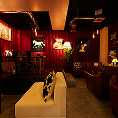 ゆったり落ち着いて過ごせるので、女子会などの大人数のお集まりにもぴったりなお席をご用意しております。