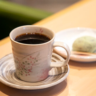 落ち着いた雰囲気の中でカフェタイムも