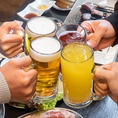 ★驚愕のコスパ★種類豊富な飲み放題がなんと“時間無制限”！生ビール、ハイボール、日本酒も心ゆくまで。さらにキムチ・ナムル・サンチュも食べ放題で、税込2000円という衝撃価格です！広々とした店内やテラス席でのBBQは、大人数での宴会にも最適。手軽に贅沢な食べ飲み放題を楽しめる超得プランです♪