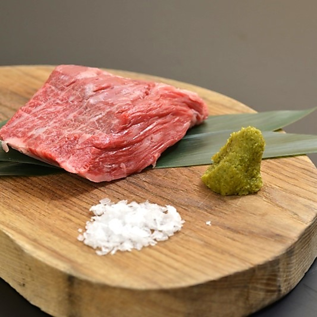 厳選黒毛和牛を贅沢に焼肉でご堪能ください。和牛の一品料理も充実しております。