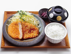 トンカツ定食