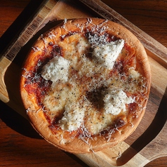 ピッツァ・フロマージュ“九州チーズの贅沢ピザ”