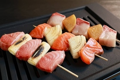 骨なしで食べやすい、お酒がすすむ新感覚の炙り串