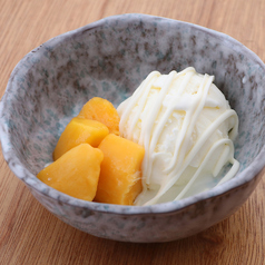 バニラアイス～レモンソースとマンゴーを添えて～