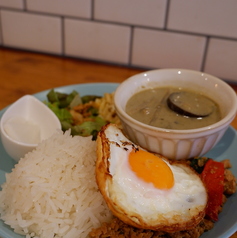 DAINIC CAFE カフェサカバダイニックの雰囲気1