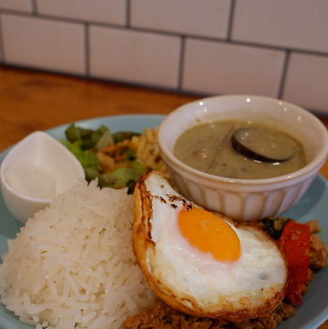 DAINIC CAFE カフェサカバダイニックの雰囲気1