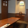 【完全個室(掘りごたつ席)│7～10名様】会社のご宴会やご親戚とのお集まりにも最適。小規模宴会や接待にも適した掘りごたつタイプの個室です。他のお席から少し離れた場所にあり、プライベート空間をご満喫いただけます。ぜひお気軽にお問い合わせください。