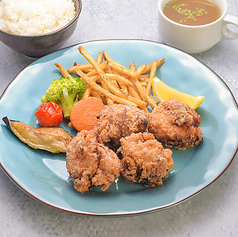はかた地どりのからあげランチ