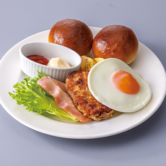 【お子様キッチン】ハンバーグ&目玉焼き(パン食べ放題&ドリンクバー付)