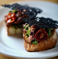 ホタルイカと春野菜のブルスケッタ