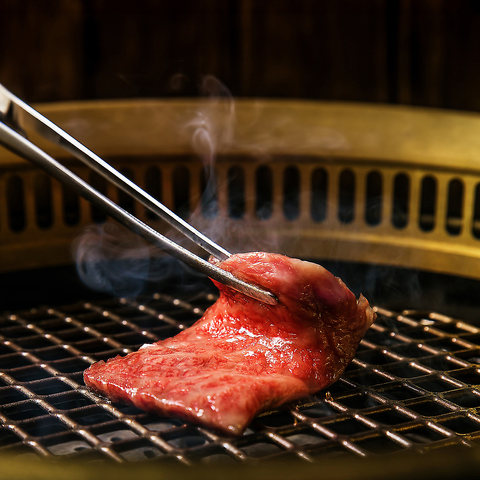 "厳撰された食材"と"洗練されたおもてなし"で大切な人とのひと時をお過ごしください