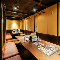 8名様から16名様までご利用いただける、中規模宴会にもおすすめの席もございます。ご宴会コースはご予算やご利用シーンに合わせてお選びいただけるので、様々なご利用シーンに最適です。