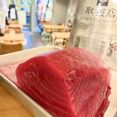 【鮮度に自信】市場から直接仕入れる新鮮な素材と絶品飯