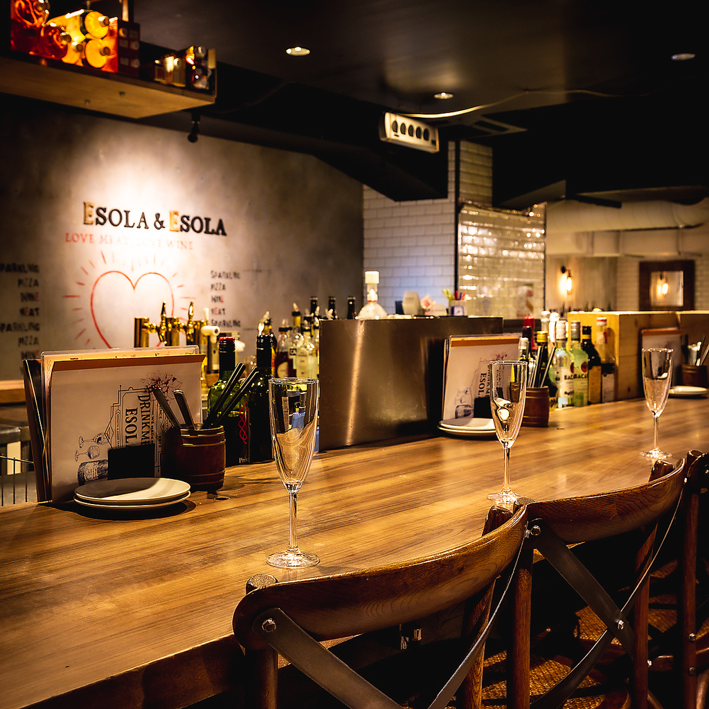 【カウンター席◎】 ライブ感を味わいたい方は、カウンター席へ！