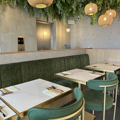 席数はお問い合わせください。