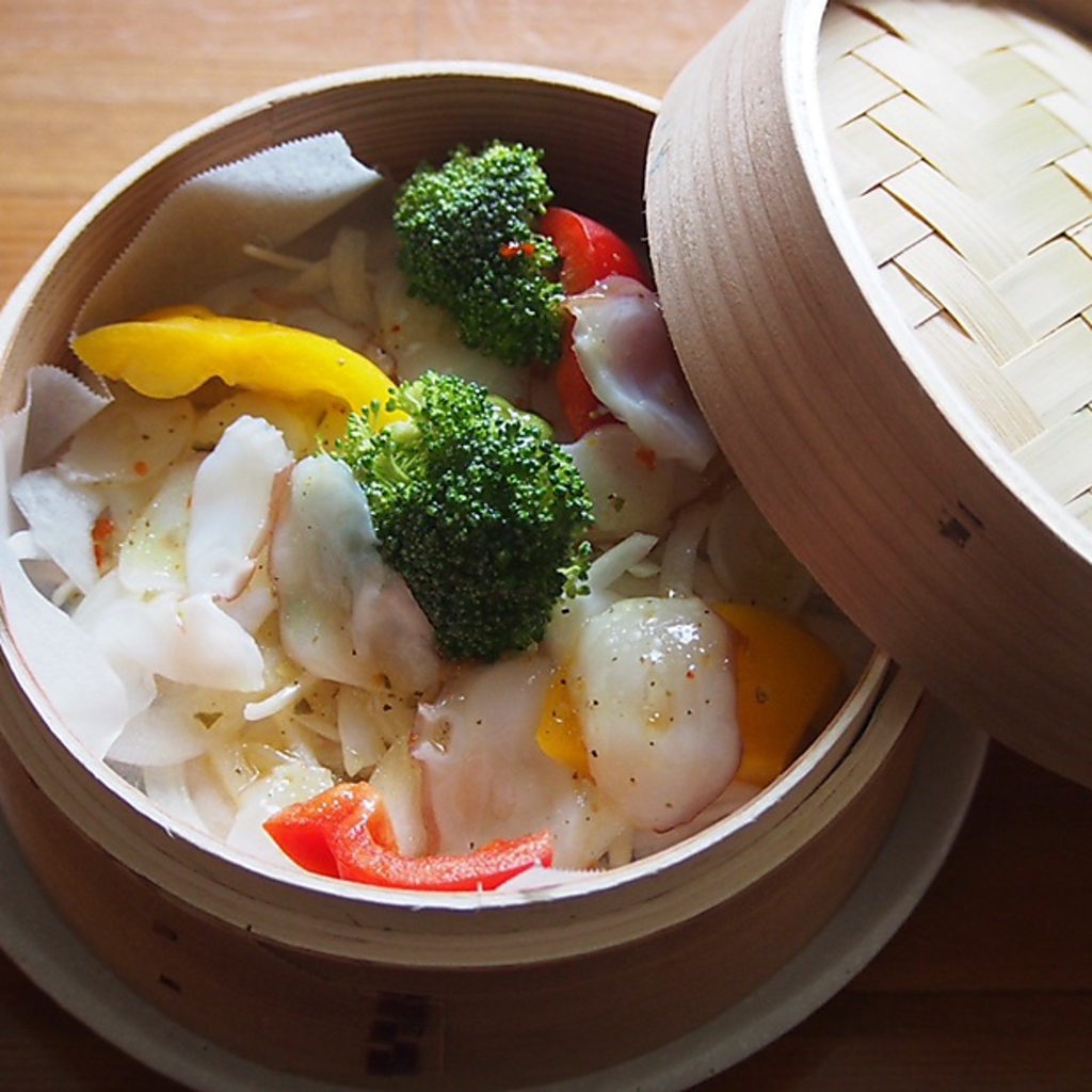 栄養はそのままに余分な脂が落ちやすいヘルシーな“せいろ蒸し”は素材本来の旨味を楽しめます◎