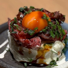 炙り牛ユッケのポテトサラダ