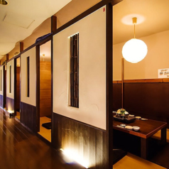 【店舗貸切：最大80名様】広々とした空間！歓迎会や送別会など各種宴会に◎大人数に対応可能な店舗貸切を承っております。会社の歓迎会や送別会、忘年会、地域のお集まり、サークル仲間との大規模なパーティーなど、様々なシーンに最適です。広々とした空間を丸ごと独占し、賑やかで思い出に残る宴会を実現いたします。