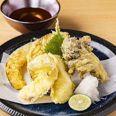 鮮魚と野菜の天ぷら盛り合わせ