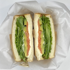 アボカドサーモンサンド