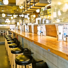 会社同僚とのサク飲みはもちろん、気取らない大人のデートにもご利用いただけます。。※写真はイメージ