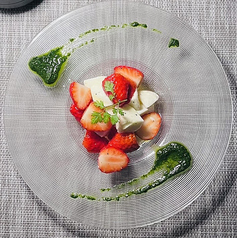 季節のフルーツとトマトのカプレーゼ