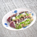料理メニュー写真 オニスラにカツオのたたき