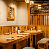 木目調の落ち着く店内、タバコもOK！細部にもひとつひとつこだわり、来る度にまた来たくなる落ち着く安らぎの空間を演出！